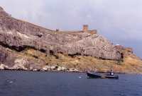 Die Festung mal vom Wasser aus gesehen - zum Vergrößern anklicken