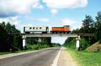 TU7A-3101 auf einer Brücke - zum Vergößern anklicken